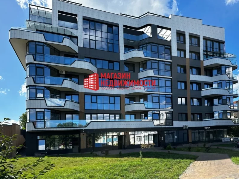 Вид из квартиры на Титова 14.