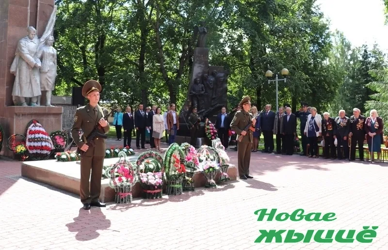 Памятник на могиле Неизвестного Солдата в Новогрудке. Фото: "Новае жыццё"