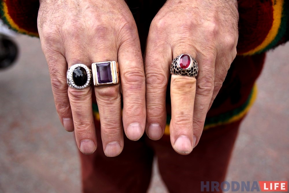 Стильные люди Гродно: 5 луков в одежде из Польши, секондов и... Перу