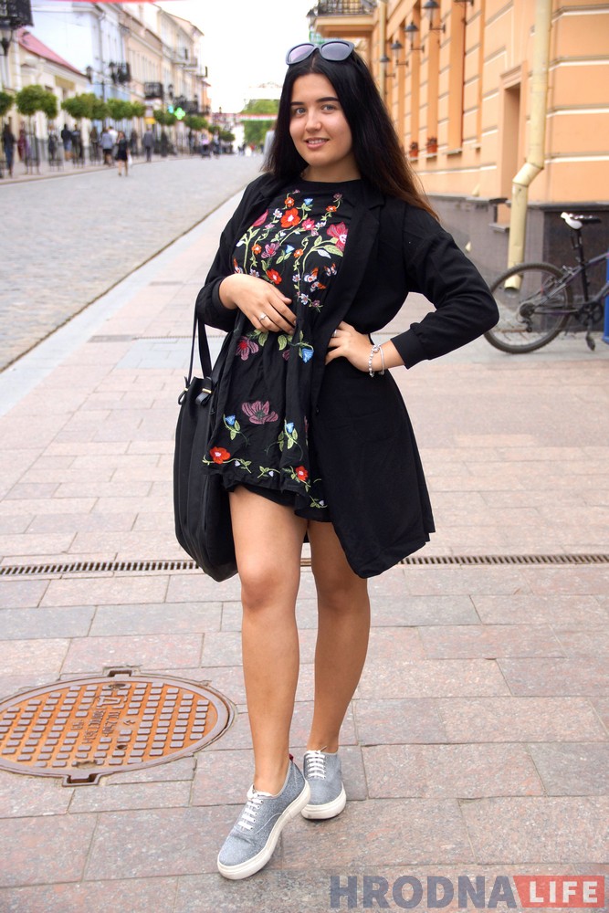 Стильные люди Гродно: 5 луков от любителей пения, спорта и работы с людьми