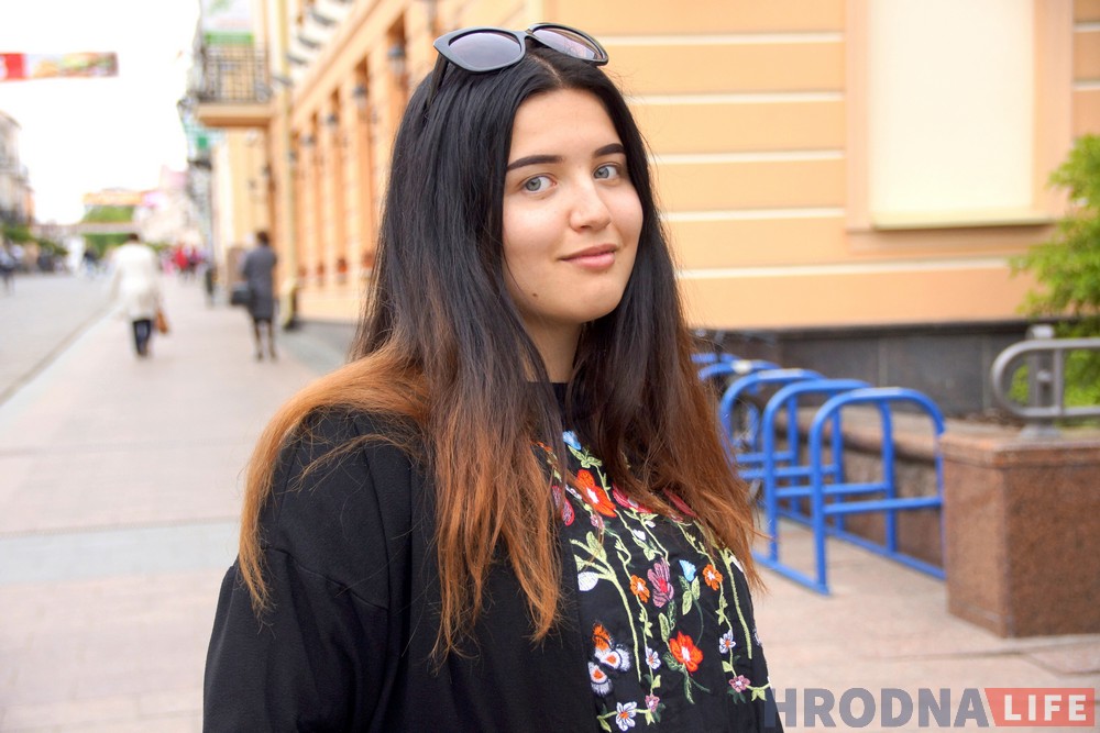 Стильные люди Гродно: 5 луков от любителей пения, спорта и работы с людьми