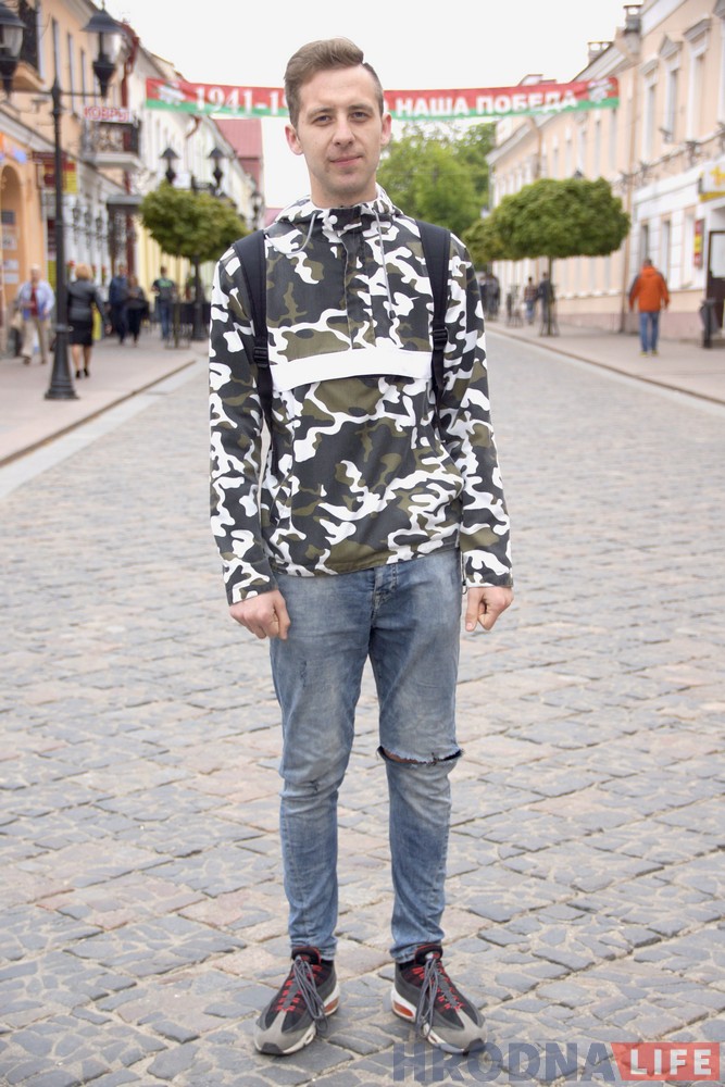 Стильные люди Гродно: 5 луков от любителей пения, спорта и работы с людьми