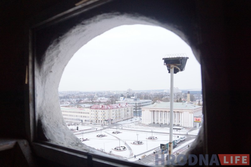 Часы на Фарном костеле, которые остановились после смерти смотрителя, вскоре возобновят работу