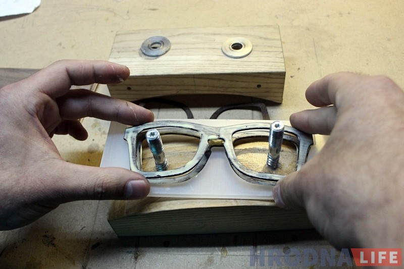 Made in Grodno: Как создаются деревянные очки за 100 долларов от гродненского бренда "Mark Twain"