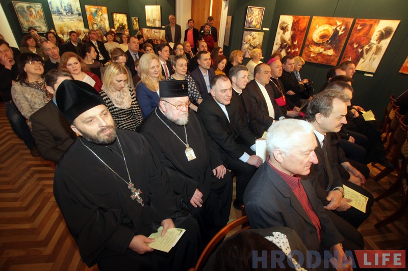 Польский оркестр сыграл концерт в Гродно и подарил чиновникам пиво Польский оркестр сыграл концерт в Гродно и подарил чиновникам пиво