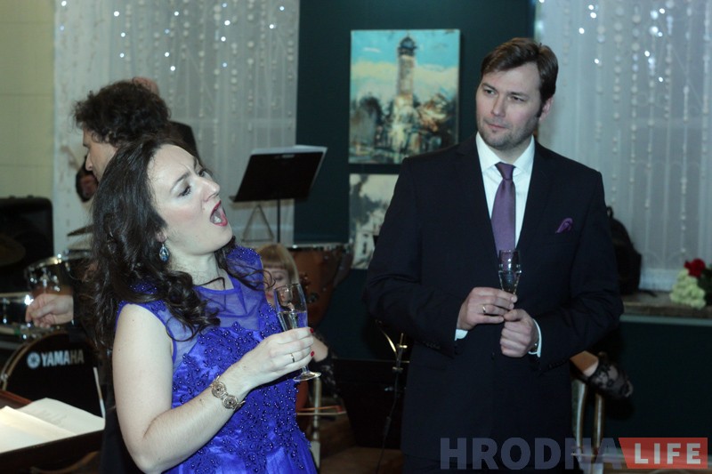 Польский оркестр сыграл концерт в Гродно и подарил чиновникам пиво Польский оркестр сыграл концерт в Гродно и подарил чиновникам пиво