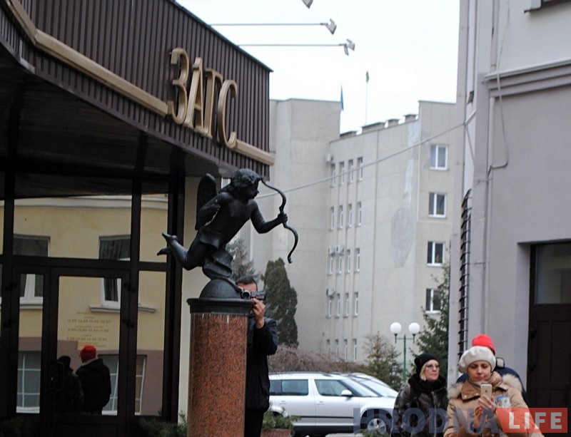 Недовольные гродненцы вышли на митинг против налога на тунеядство Недовольные гродненцы вышли на митинг против налога на тунеядство