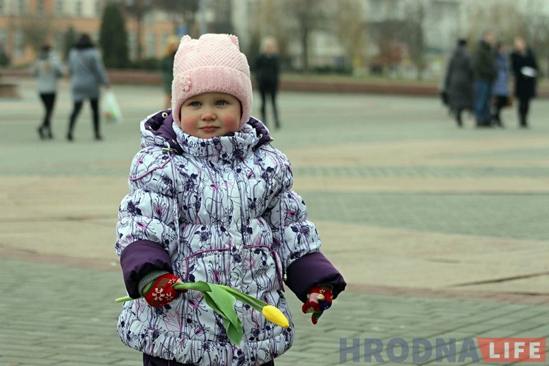 Гродненцы на улицах города 8 марта 2017 Гродненцы на улицах города 8 марта 2017