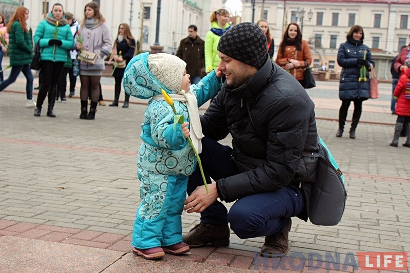 Гродненцы на улицах города 8 марта 2017 Гродненцы на улицах города 8 марта 2017