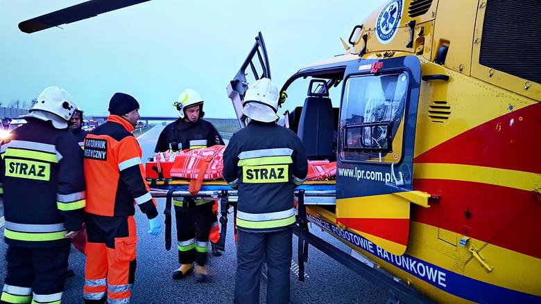 Туристический автобус на гродненских номерах перевернулся между Лодзью и Варшавой. 18 человек ранены Туристический автобус на гродненских номерах перевернулся между Лодзью и Варшавой. 18 человек ранены