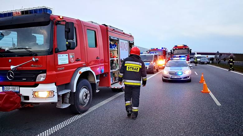 Туристический автобус на гродненских номерах перевернулся между Лодзью и Варшавой. 18 человек ранены Туристический автобус на гродненских номерах перевернулся между Лодзью и Варшавой. 18 человек ранены