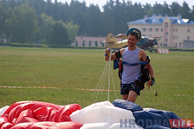 Гродненские десантники и разведчики отмечают День ВДВ Гродненские десантники и разведчики отмечают День ВДВ