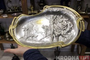 "В этих вещах есть шарм". Молодые гродненцы открыли магазин винтажных и старых вещей