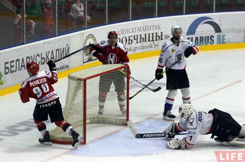 Хоккеисты "Немана" обыграли "Лиду" со счетом 10: 0 Хоккеисты "Немана" обыграли "Лиду" со счетом 10: 0