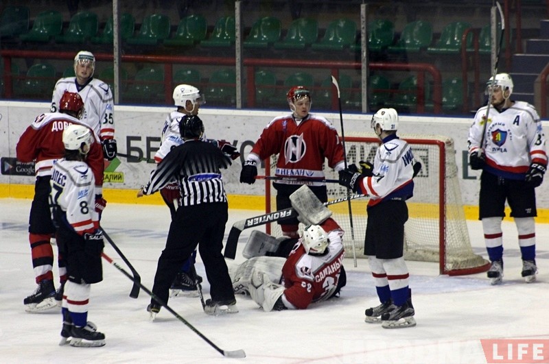 Хоккеисты "Немана" обыграли "Лиду" со счетом 10: 0 Хоккеисты "Немана" обыграли "Лиду" со счетом 10: 0