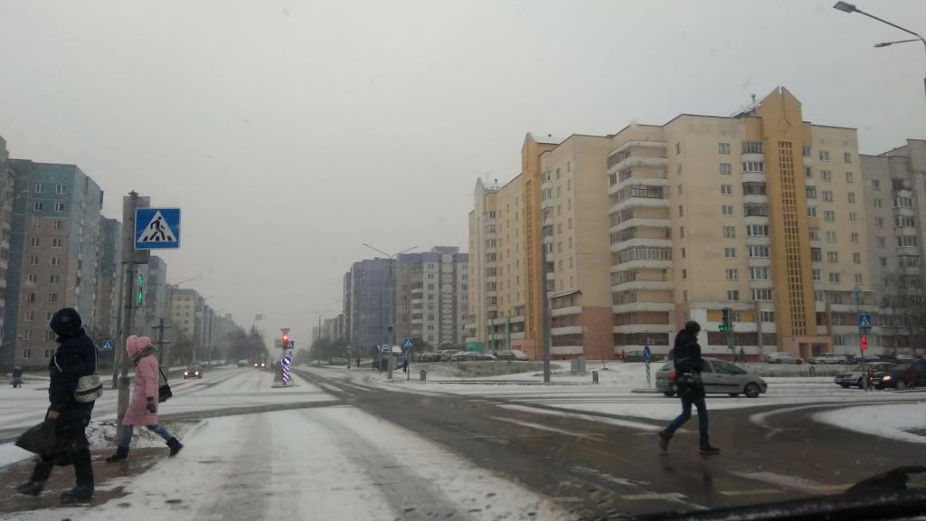 Сильный гололед в Гродно стал причиной аварий: САХ опять опоздал?