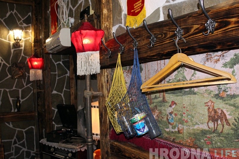 «Не все поймут, но многие вспомнят». Гродненская семья открывает в Коробчицах бар «Товарищ», где можно "вернуться" в СССР «Не все поймут, но многие вспомнят». Гродненская семья открывает в Коробчицах бар «Товарищ», где можно "вернуться" в СССР