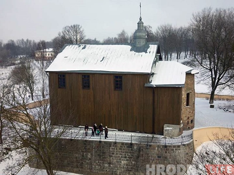 В Коложе закончился ремонт стены. Начинается подготовка к ремонту внутри