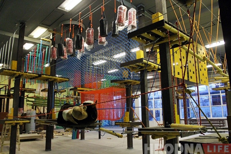 В Гродно готовится к открытию самый большой в Беларуси крытый веревочный парк В Гродно готовится к открытию самый большой в Беларуси крытый веревочный парк