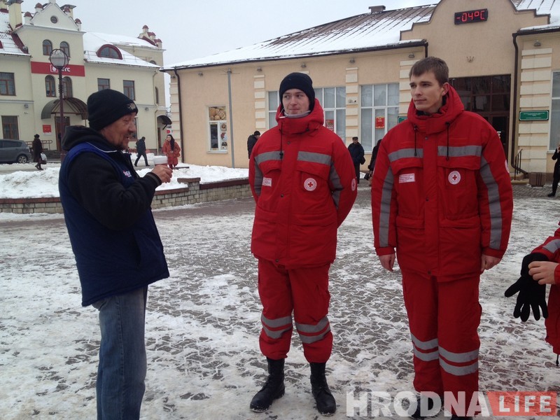 Не дождались морозов: около автовокзала бесплатно раздают чай, супы и пюре Не дождались морозов: около автовокзала бесплатно раздают чай, супы и пюре