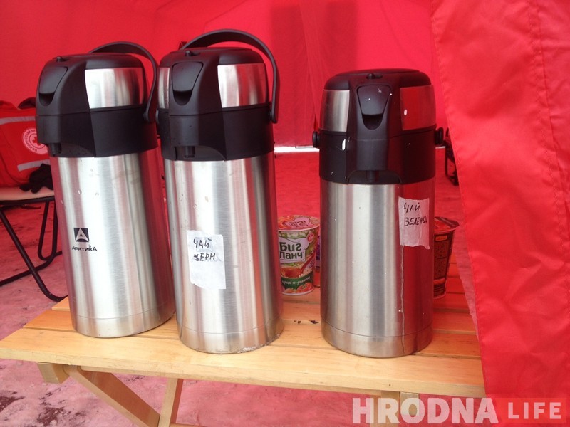 Не дождались морозов: около автовокзала бесплатно раздают чай, супы и пюре Не дождались морозов: около автовокзала бесплатно раздают чай, супы и пюре