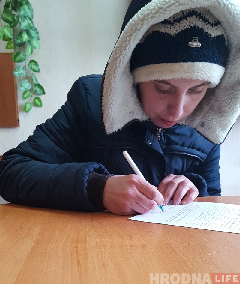 "На жизнь не жаловалась, просила помочь с паспортом". Девушке, которая живет в лесу, начали делать документы "На жизнь не жаловалась, просила помочь с паспортом". Девушке, которая живет в лесу, начали делать документы