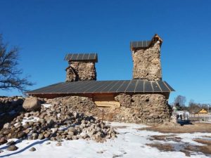 "Помещения в подвале Княжеской башни разваливались быстро". Посмотрите на башню Кревского замка до и после консервации