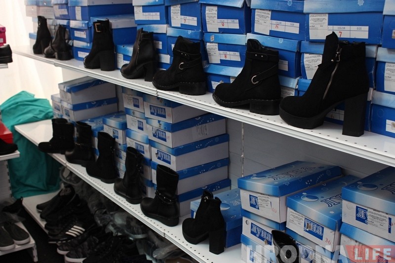 Ярмарка "КРЯК" открылась в Гродно: шубы, обувь, постельное - все дешево! А NaviBand бесплатно Ярмарка "КРЯК" открылась в Гродно: шубы, обувь, постельное - все дешево! А NaviBand бесплатно