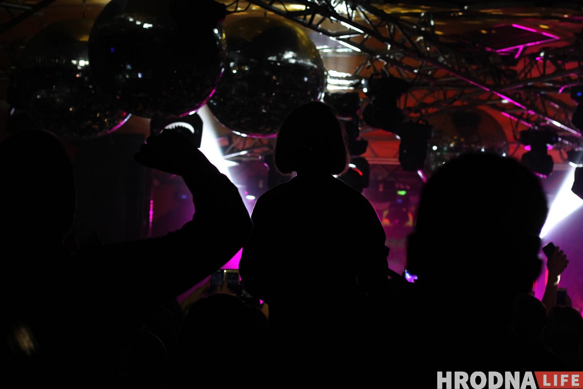 "Мы будем мокрые, как сучки". ЛСП собрал в Гродно полную "Галактику" фанатов "Мы будем мокрые, как сучки". ЛСП собрал в Гродно полную "Галактику" фанатов