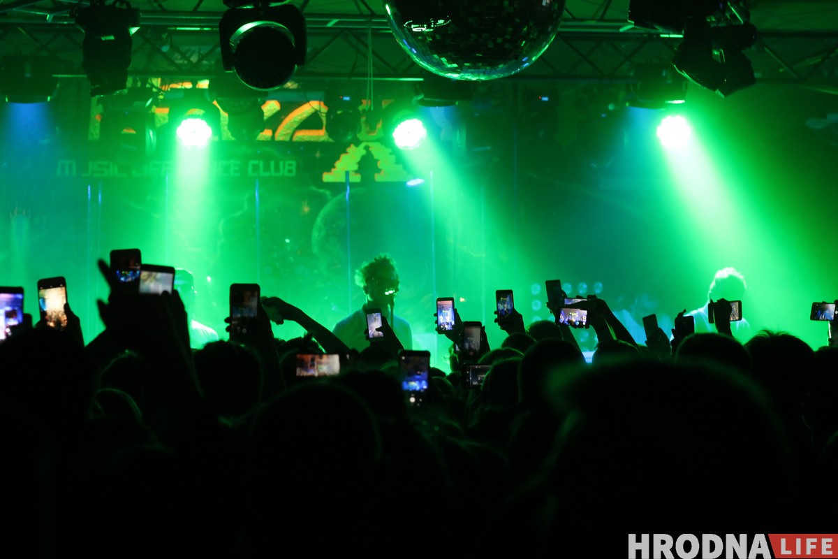 "Мы будем мокрые, как сучки". ЛСП собрал в Гродно полную "Галактику" фанатов "Мы будем мокрые, как сучки". ЛСП собрал в Гродно полную "Галактику" фанатов