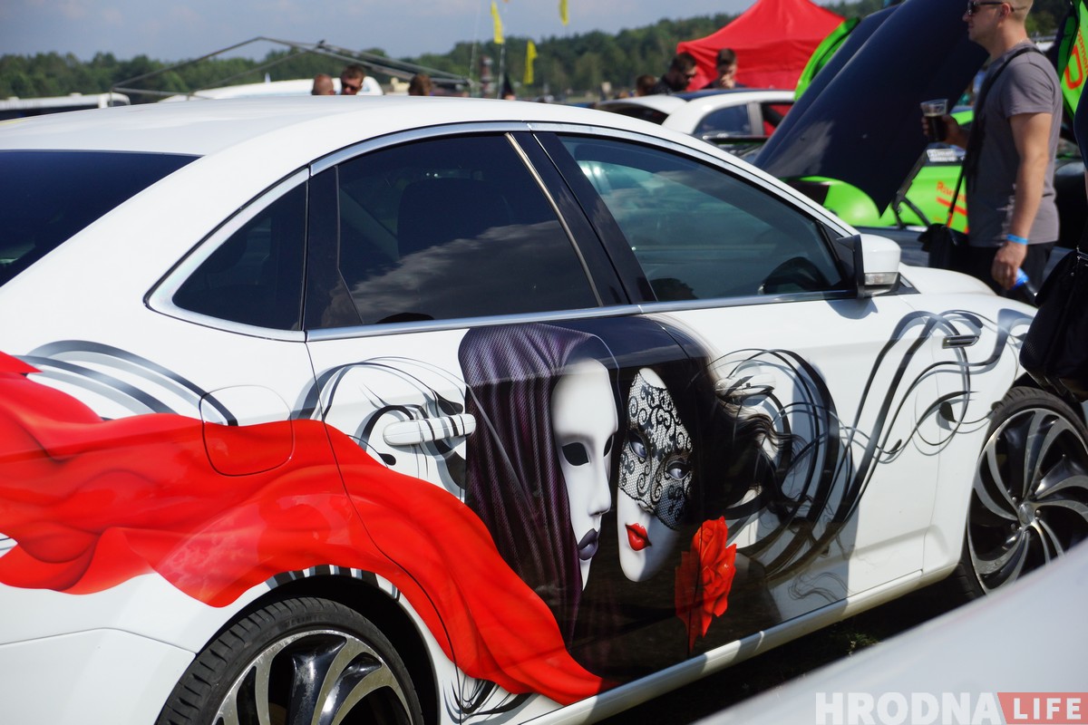 SunDay 2018: Гродненцы хвалили машины, соревновались в конкурсах и делали селфи (фото) SunDay 2018: Гродненцы хвалили машины, соревновались в конкурсах и делали селфи (фото)