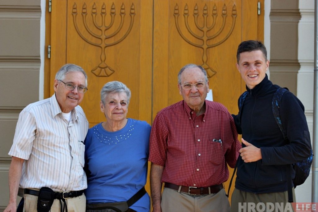 «Наша прабабушка была первой женщиной-фотографом на территории Беларуси». Семья Райхштейн из Канады посетила Гродно