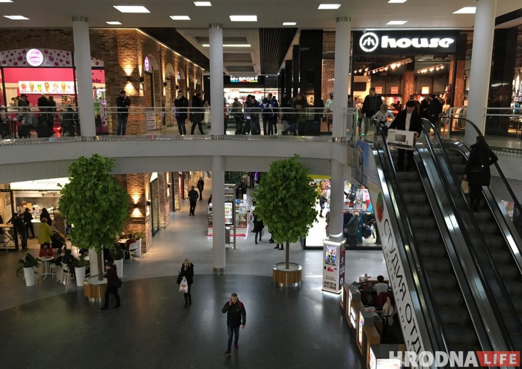 Самая обычная пятница: в торговых центрах Гродно день распродаж прошел незаметно