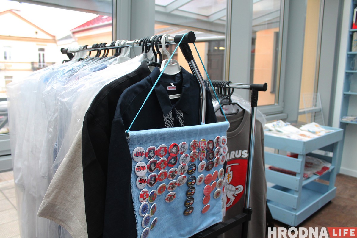 В Гродно открылась “Адметнасць” – магазин с национальной символикой В Гродно открылась “Адметнасць” – магазин с национальной символикой