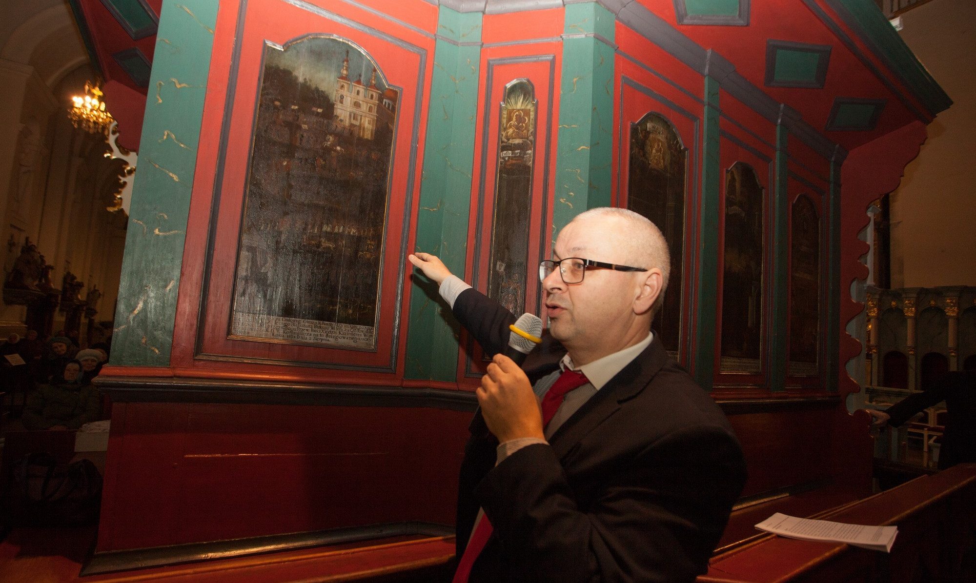 Гродненский историк разгадал загадку древних cкамей в Фарном костеле