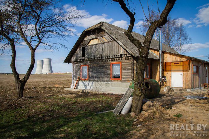 "Место здесь хорошее". В Островце открыли хостел с видом на БелАЭС "Место здесь хорошее". В Островце открыли хостел с видом на БелАЭС