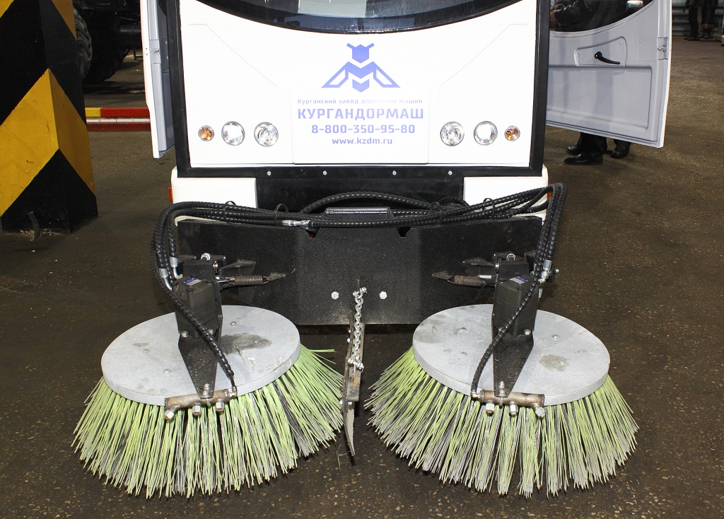 Гродно будет чистить вакуумная подметально-уборочная машина. Первая в Беларуси Гродно будет чистить вакуумная подметально-уборочная машина. Первая в Беларуси