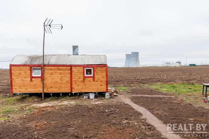 "Место здесь хорошее". В Островце открыли хостел с видом на БелАЭС "Место здесь хорошее". В Островце открыли хостел с видом на БелАЭС