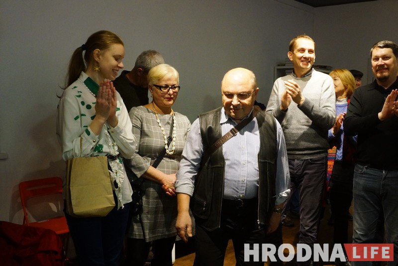 "Ну не свиньи, а?" Алесь Суров представил в Гродно выставку "В стране сала" "Ну не свиньи, а?" Алесь Суров представил в Гродно выставку "В стране сала"