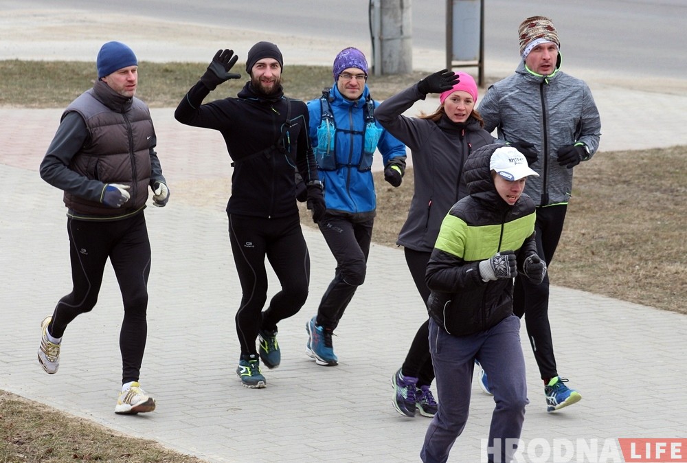 Вышли из спячки: гродненские любители бега пробежали вокруг Гродно Вышли из спячки: гродненские любители бега пробежали вокруг Гродно