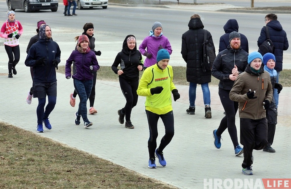 Вышли из спячки: гродненские любители бега пробежали вокруг Гродно Вышли из спячки: гродненские любители бега пробежали вокруг Гродно