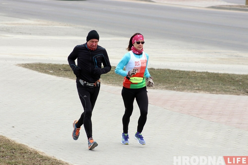 Вышли из спячки: гродненские любители бега пробежали вокруг Гродно Вышли из спячки: гродненские любители бега пробежали вокруг Гродно