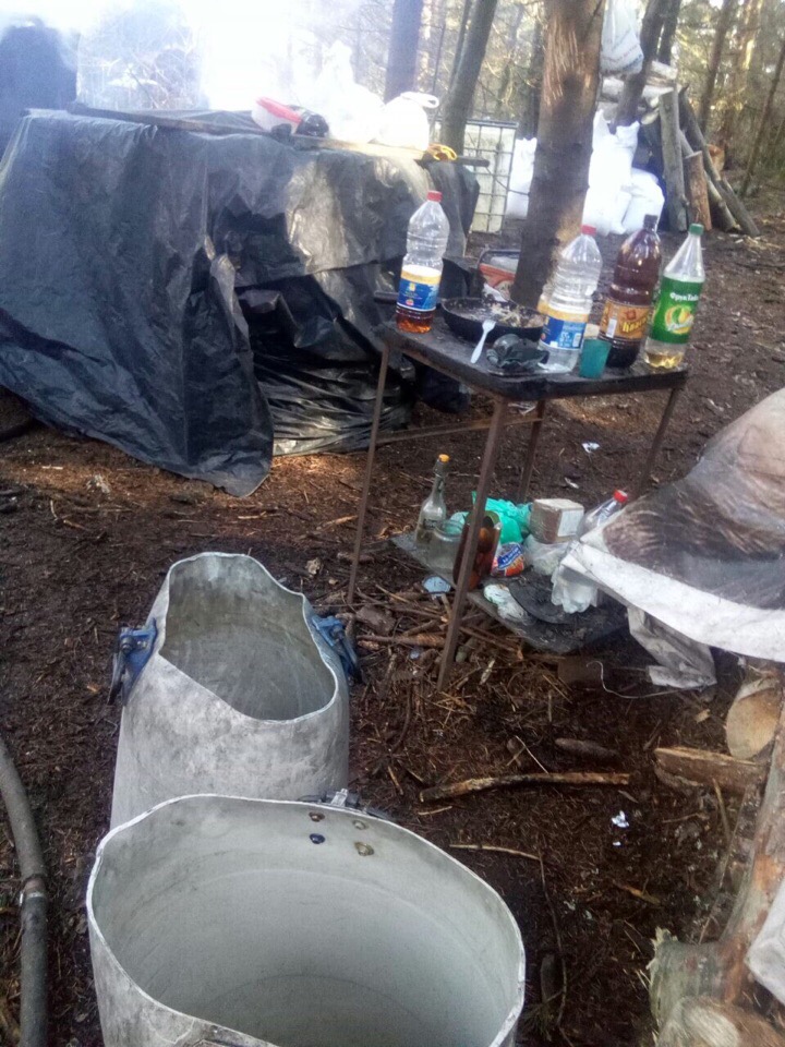 9 тысяч литров браги и 90 литров самогона изъяли в Щучинском районе 9 тысяч литров браги и 90 литров самогона изъяли в Щучинском районе