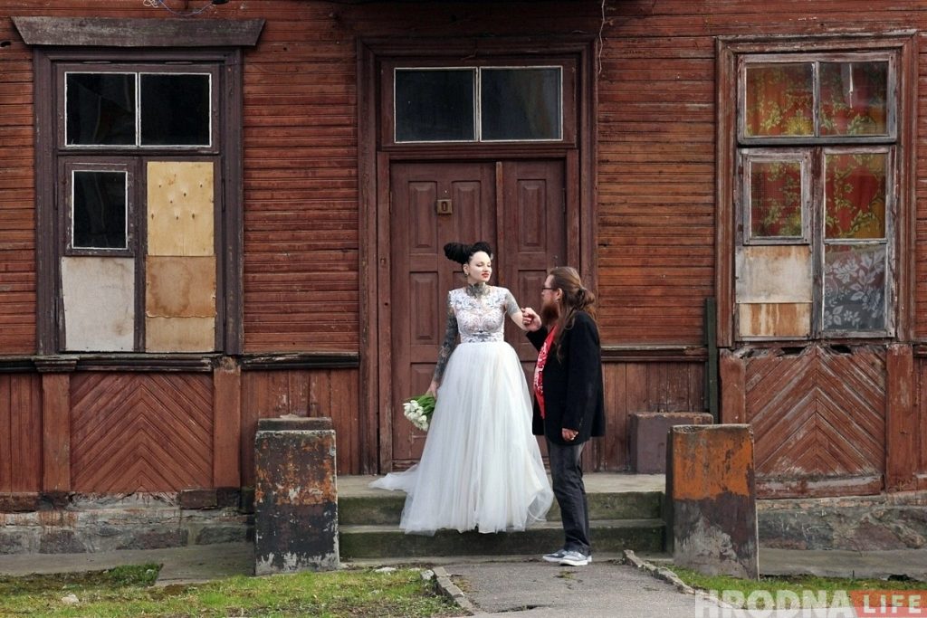 "Такую красоту надо ценить". Почему фотографка снимает молодожёнов в атмосфере Нового света