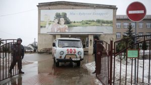 Школьник, арестованный за двойное убийство в Столбцах, признал вину частично