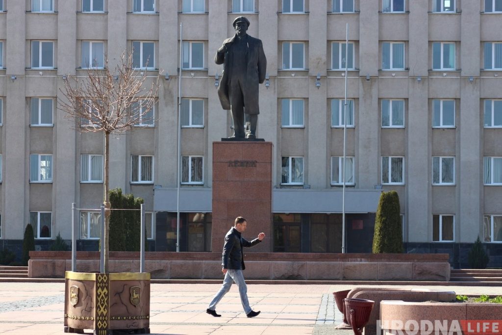 Чтобы люди смотрели не только на камень: площадь Ленина планируют озеленить 