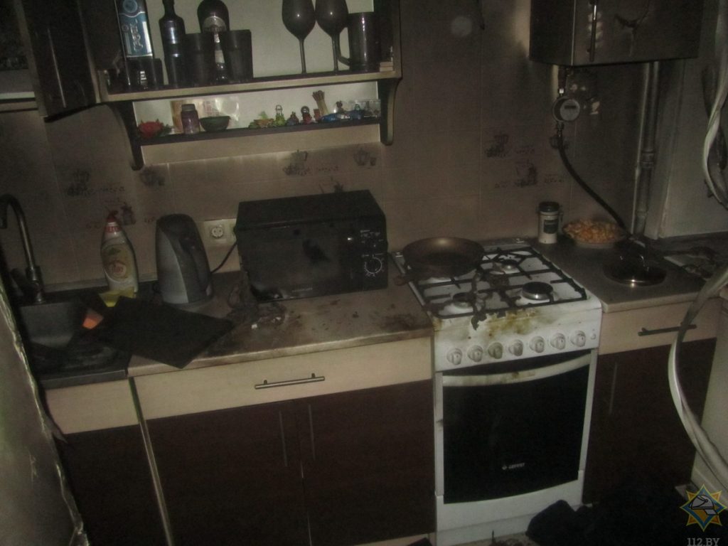 В многоэтажке в Гродно вспыхнула плита. Эвакуировано 17 жителей дома