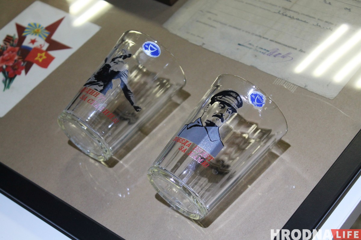 Война - как сувенир, концерт и память. Выставка Андрея Ленкевича “Бывай, Радзіма” открылась в Гродно Война - как сувенир, концерт и память. Выставка Андрея Ленкевича “Бывай, Радзіма” открылась в Гродно