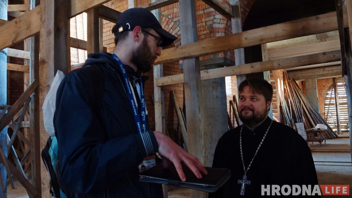 "А вы думали - обычный спальник". Единственная экскурсия Феста экскурсоводов за пределами центра прошла на Девятовке "А вы думали - обычный спальник". Единственная экскурсия Феста экскурсоводов за пределами центра прошла на Девятовке
