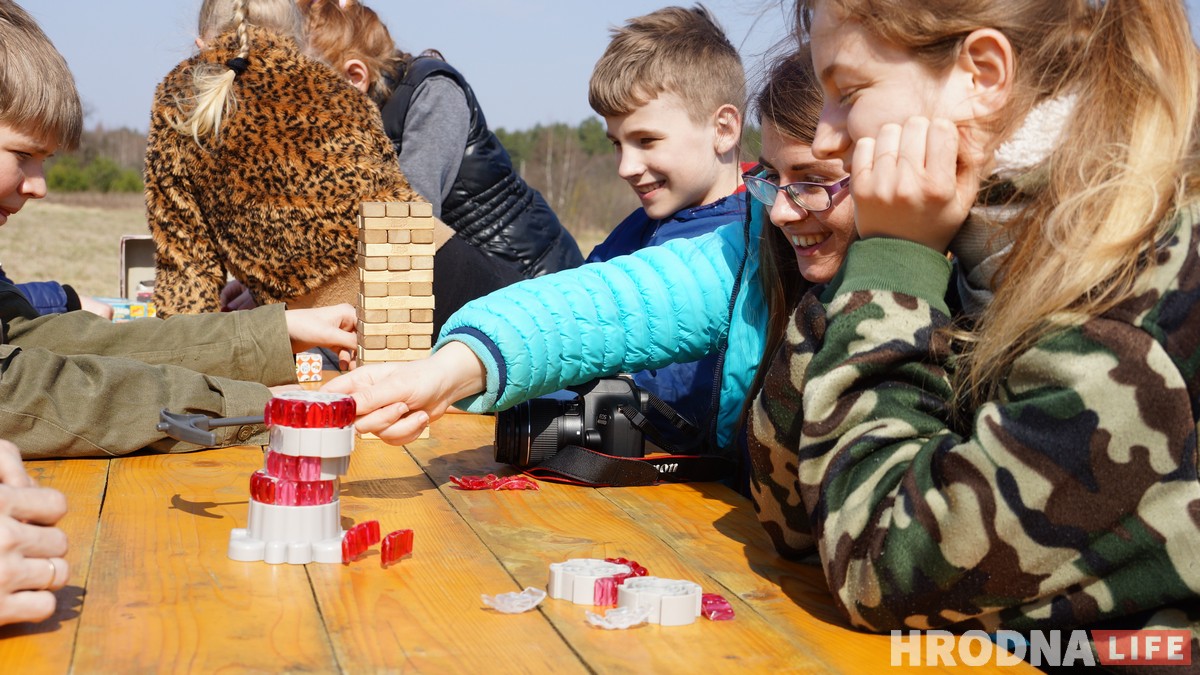 Неманская весна-2019: Безумный Макс разбудил туристов-водников от спячки и накормил тушенкой Неманская весна-2019: Безумный Макс разбудил туристов-водников от спячки и накормил тушенкой